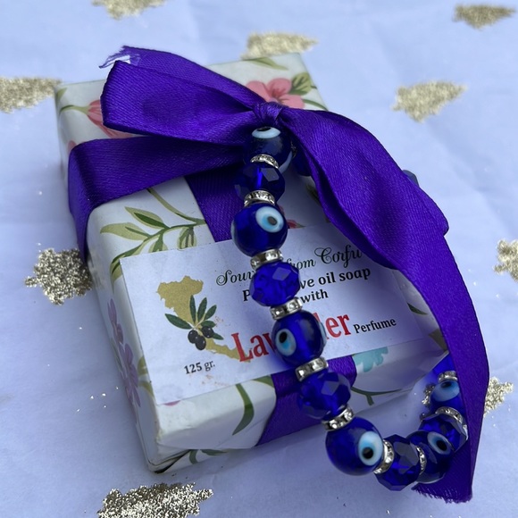 Gift wrapped Souvenir from Greece. Lavender soap with Stretch Evil Eye Bracelet. - Picture 7 of 7